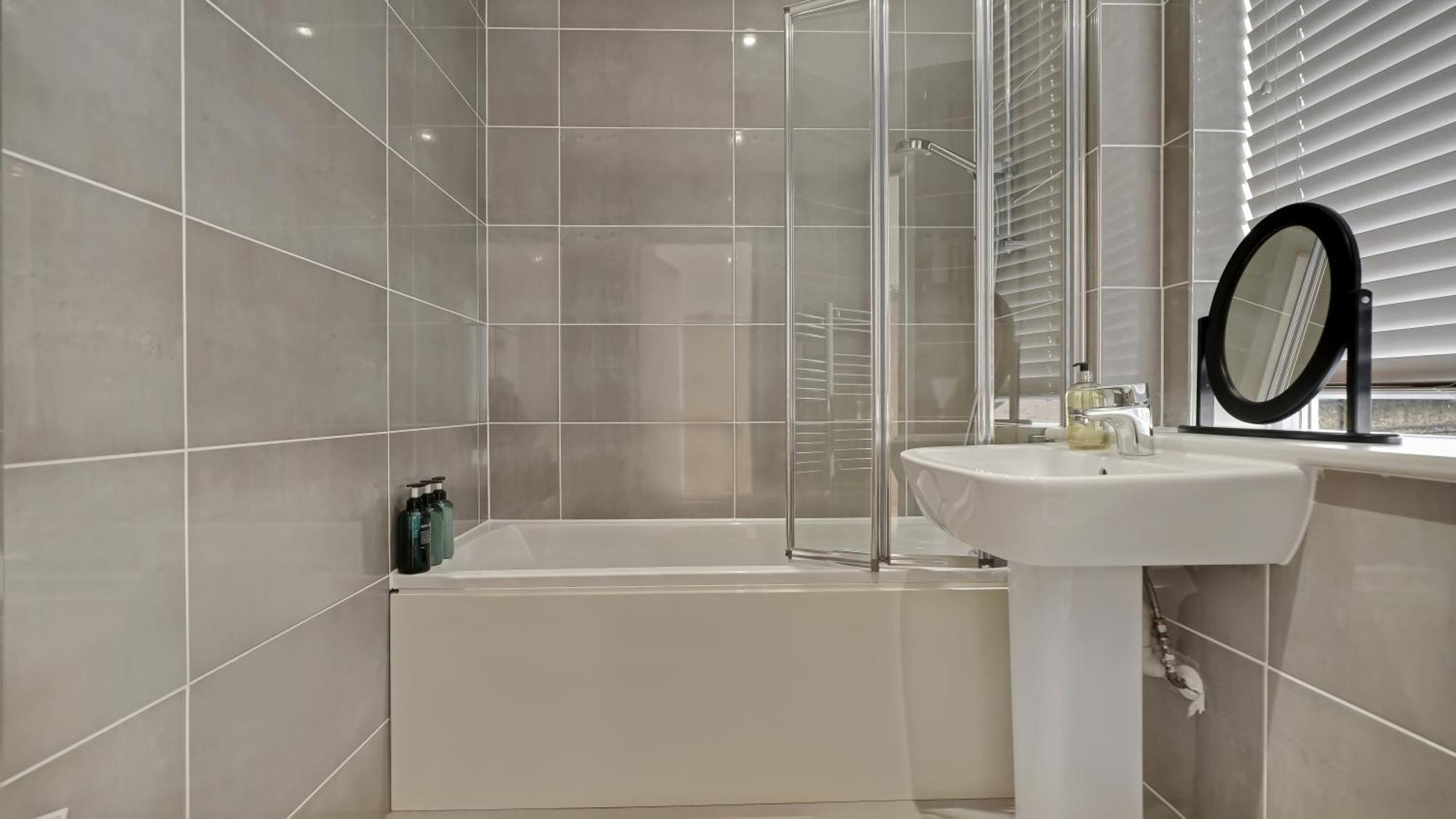 Modern And Spacious Penthouse Apartment In Putney With Free Parking Londres Extérieur photo