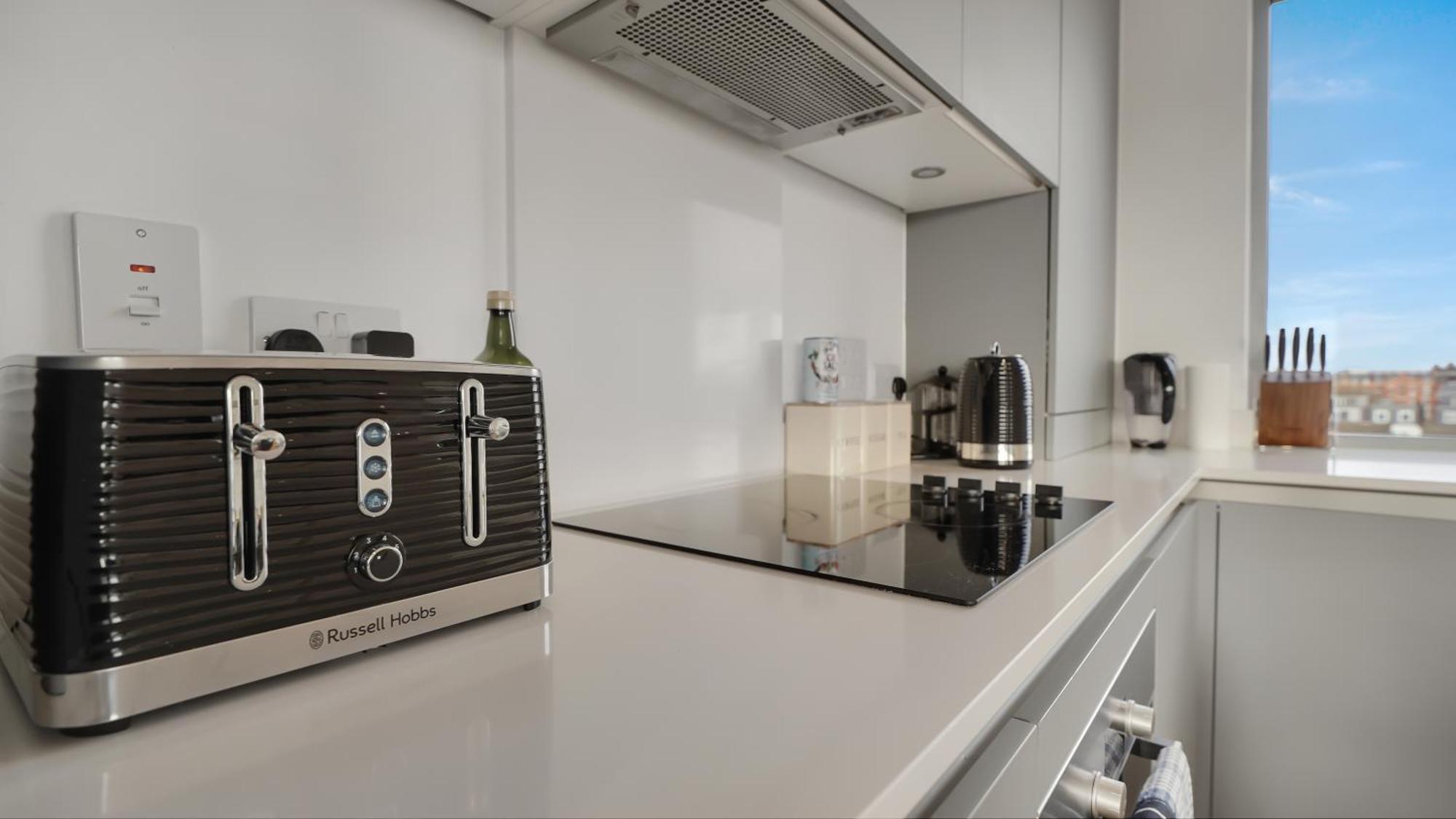 Modern And Spacious Penthouse Apartment In Putney With Free Parking Londres Extérieur photo